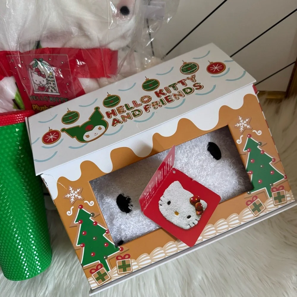 Hello Kitty cozy up